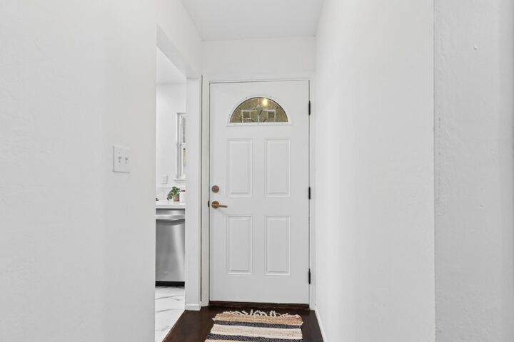 Property Photo:  1004 Carson Street  CA 95695 