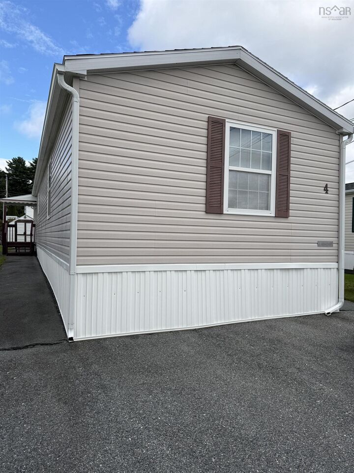 Property Photo:  4 Belmont Drive  NS B4V 4E5 