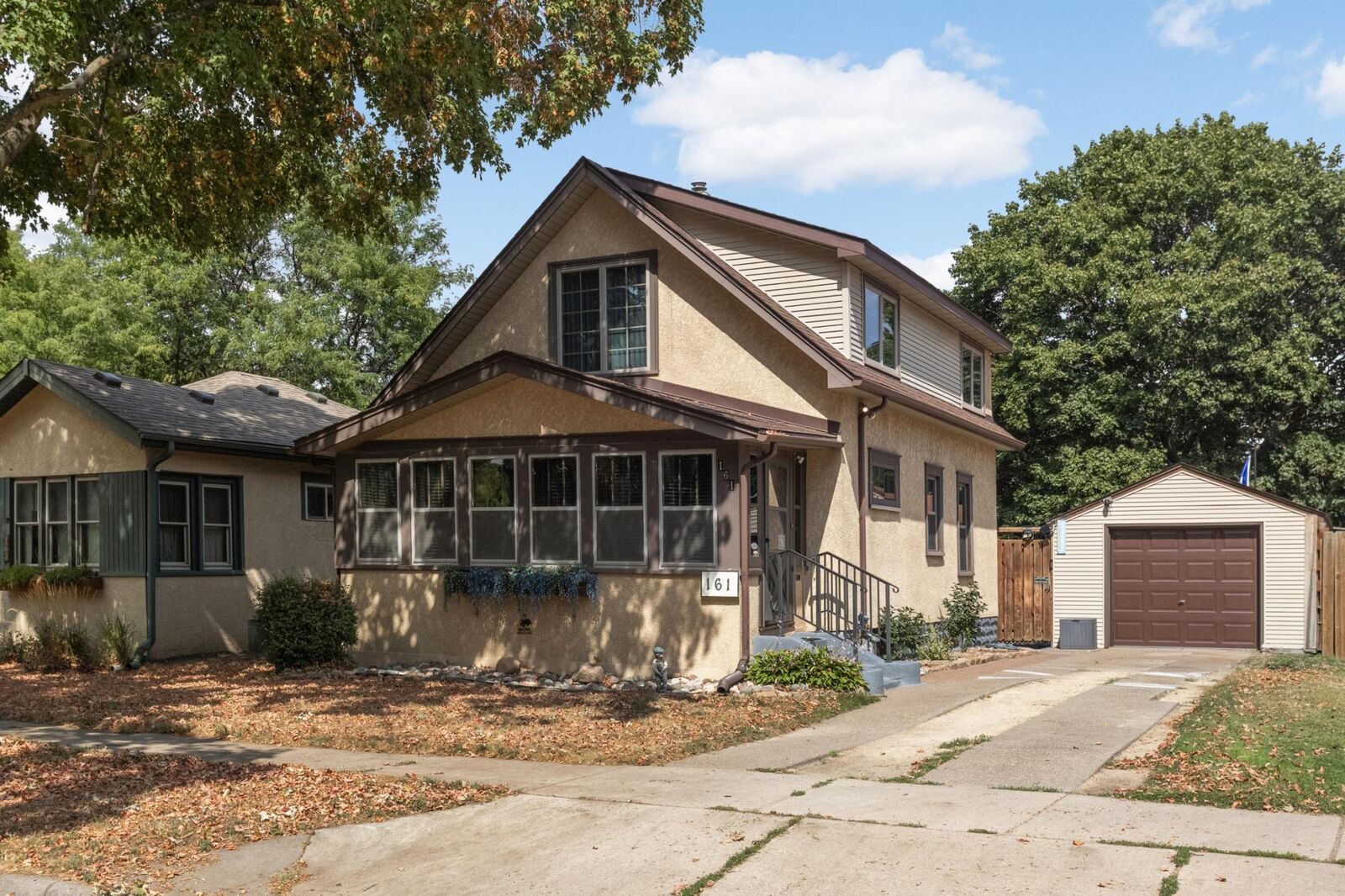 Property Photo:  161 King Street W  MN 55107 