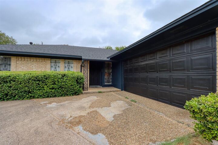 Property Photo:  327 Penguin Drive  TX 75241 