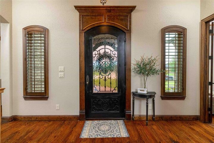 Property Photo: 1408 Clover Drive TX 76052
