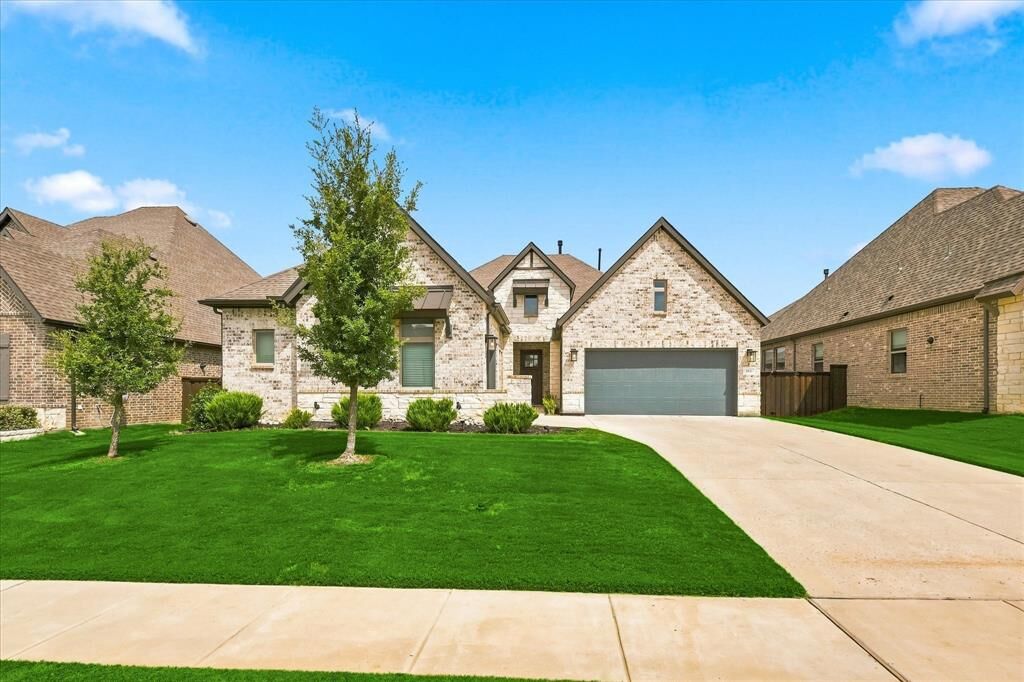 Property Photo: 2816 Garrett Drive TX 75077