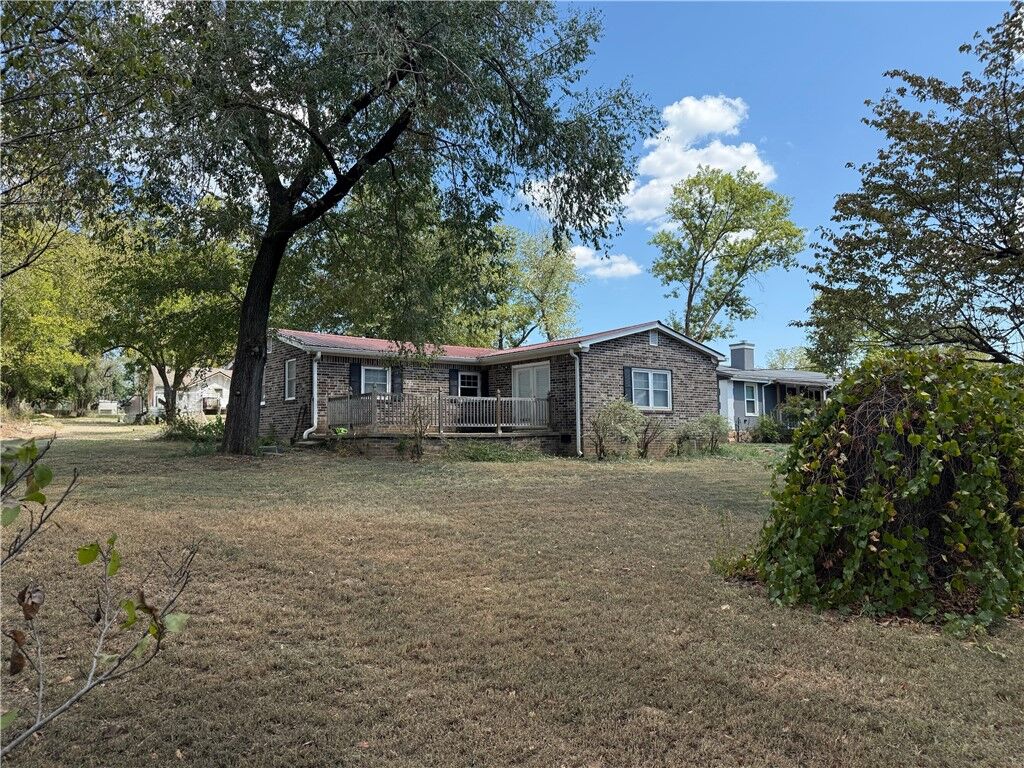 Property Photo:  721 Cabin Creek Avenue  AR 72846 