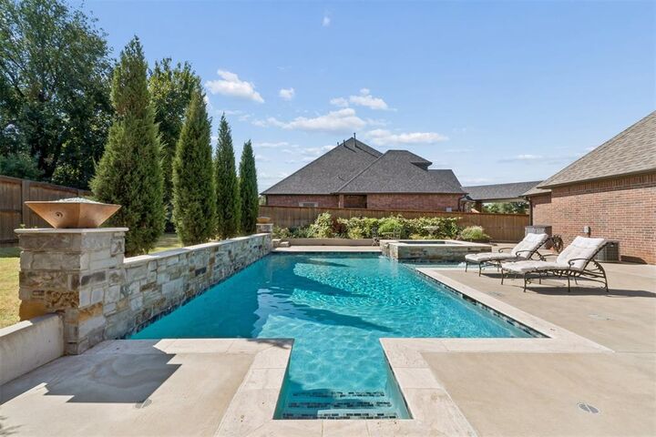 Property Photo:  4200 Slate Bridge Road  OK 73034 