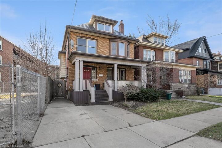 Property Photo:  9 Melrose Avenue S Upper  ON L8M 2Y4 