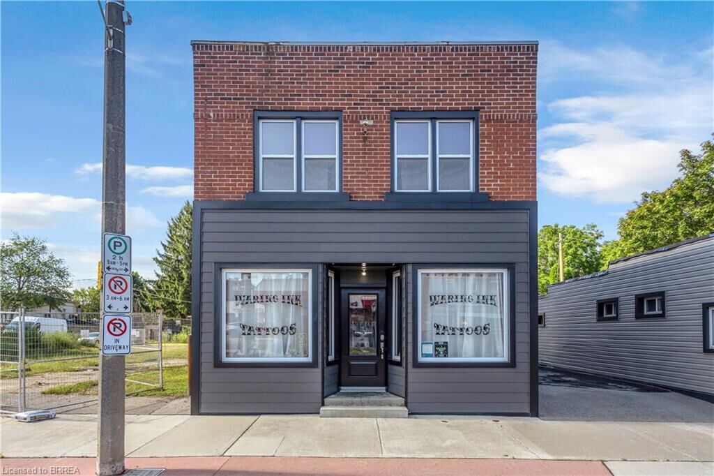 Property Photo:  136 King Street  ON N4B 1X8 