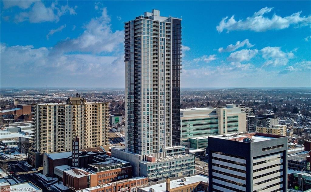 Property Photo:  60 Frederick Street 1013  ON N2H 0C7 
