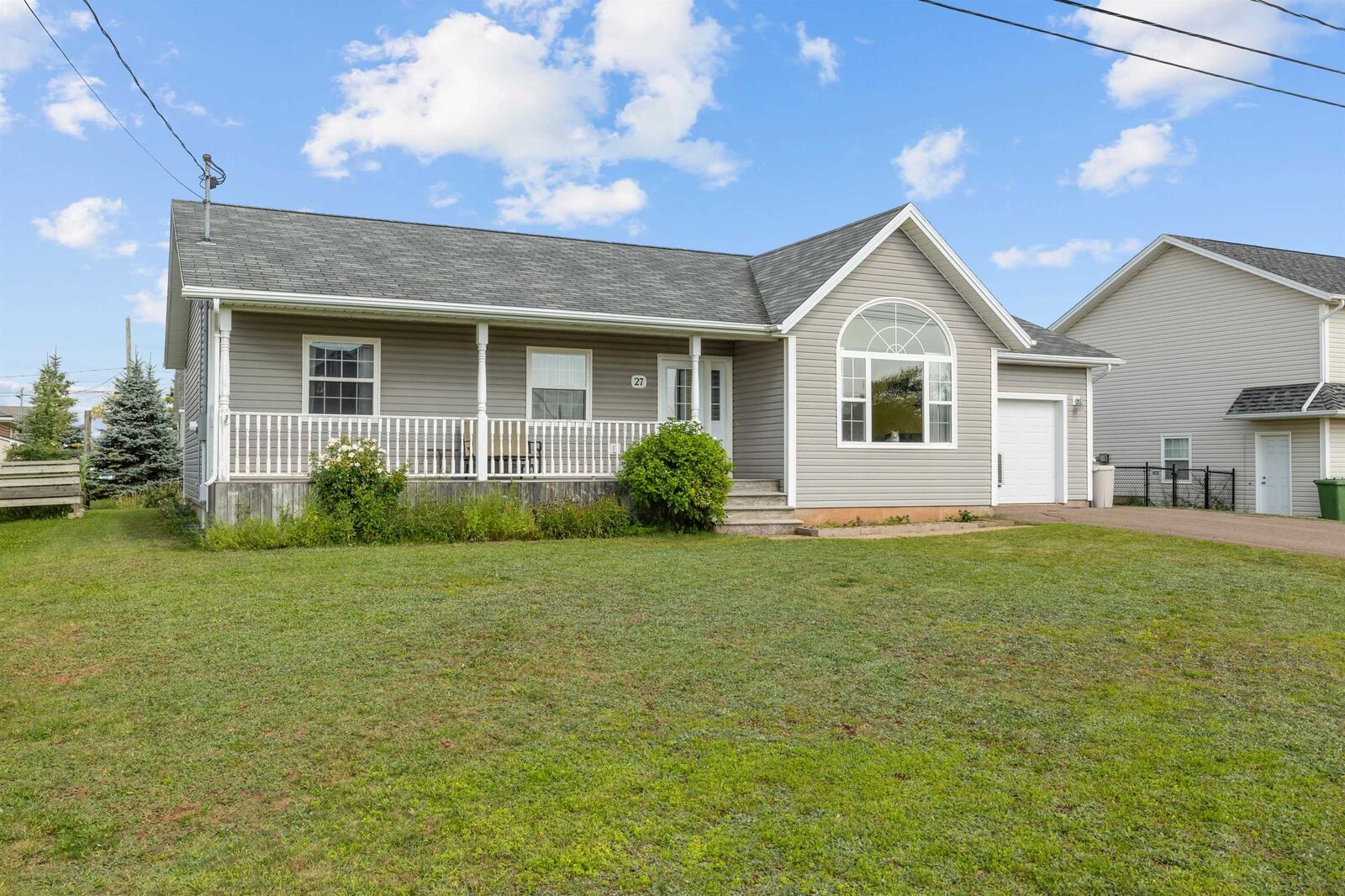 Property Photo:  27 Doiron Drive  PE C1E 0A7 