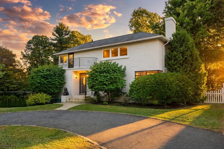 Property Photo: 270 Moreland St MA 01609