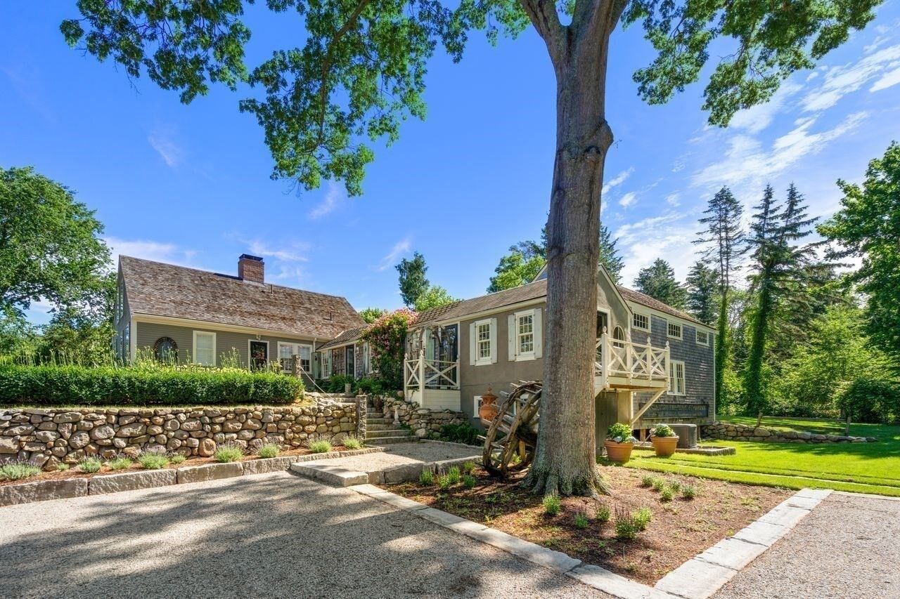 Property Photo: 840 Main St MA 02061