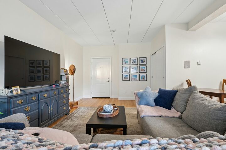 Property Photo:  995 Massachusetts Ave 102  MA 02476 