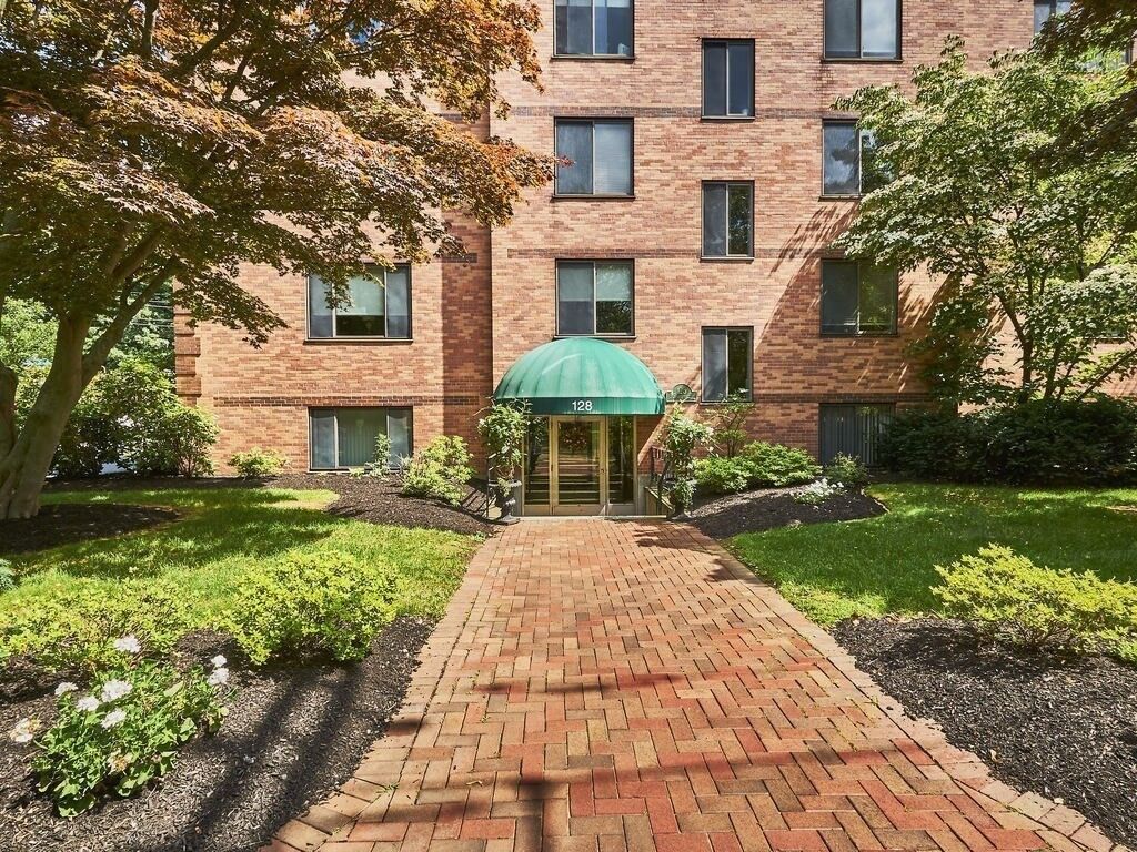 Property Photo: 128 Pleasant St 201 MA 02476