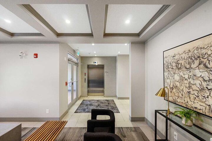 Property Photo: 80 Greenbriar Place NW 3308 AB T3B 6J4