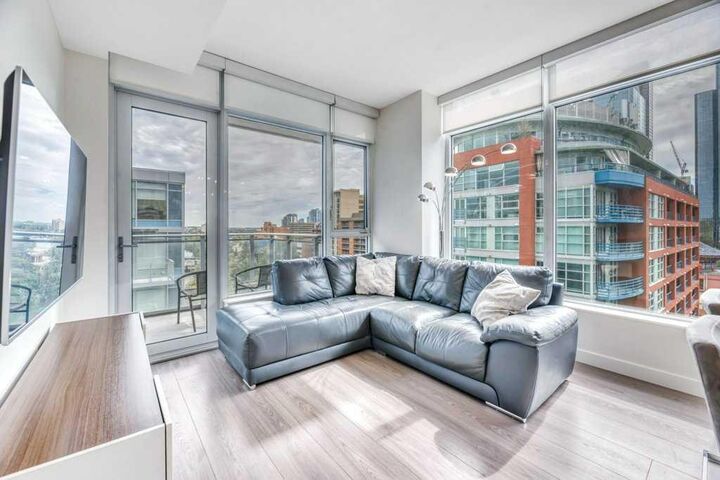 Photo de la propriété:  108 Waterfront Court SW 908  AB T2P 1K7 