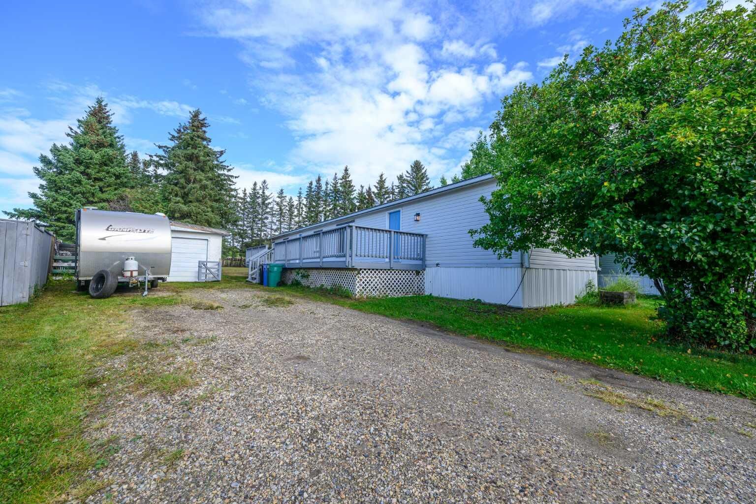 Property Photo:  1120 7 Avenue  AB T0H 0C0 
