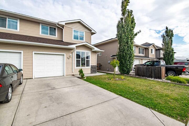 Property Photo:  78 Sandpiper Drive  AB T0M 0W0 