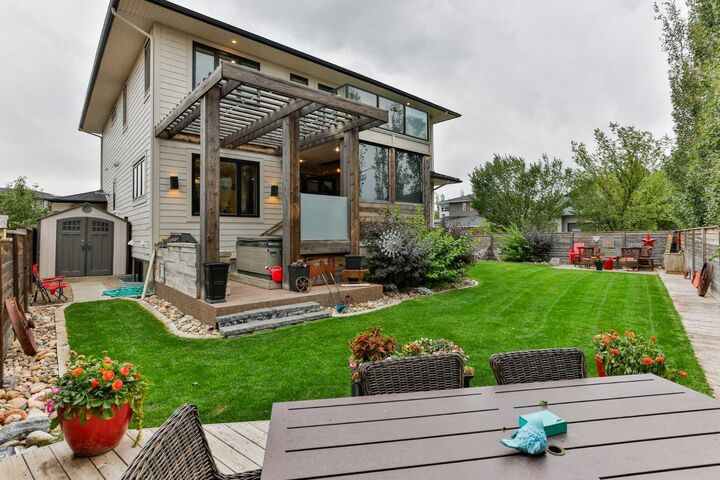 Property Photo:  63 Stonecrest Point W  AB T1K 5T1 