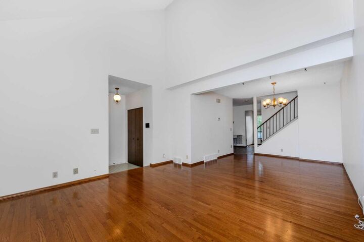Property Photo:  41 Edgeford Way NW  AB T3A 2S9 