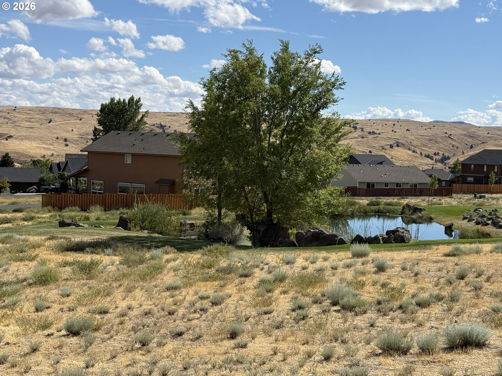 Property Photo: 425 Little Lake Rd OR 97037