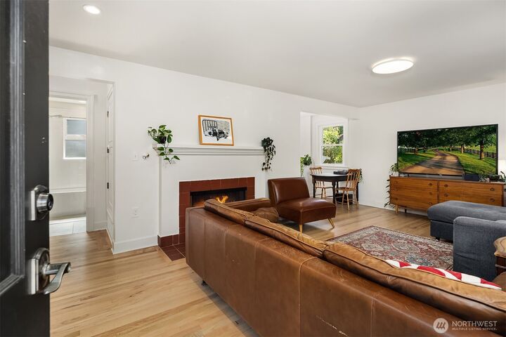 Property Photo:  323 NW 83rd Street  WA 98117 