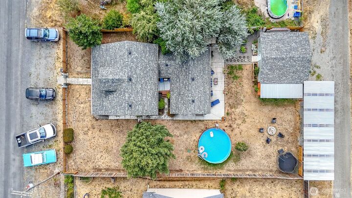 Property Photo:  204 SE 2nd Street  WA 98576 