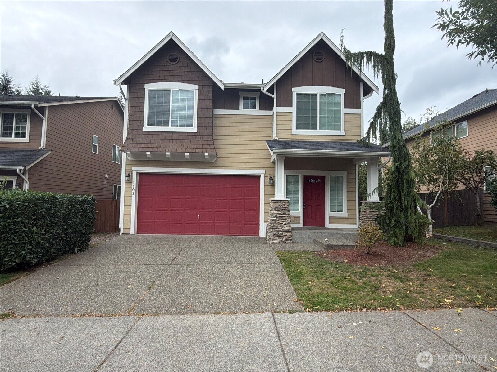 Property Photo:  1102  117th Drive SE  WA 98258 