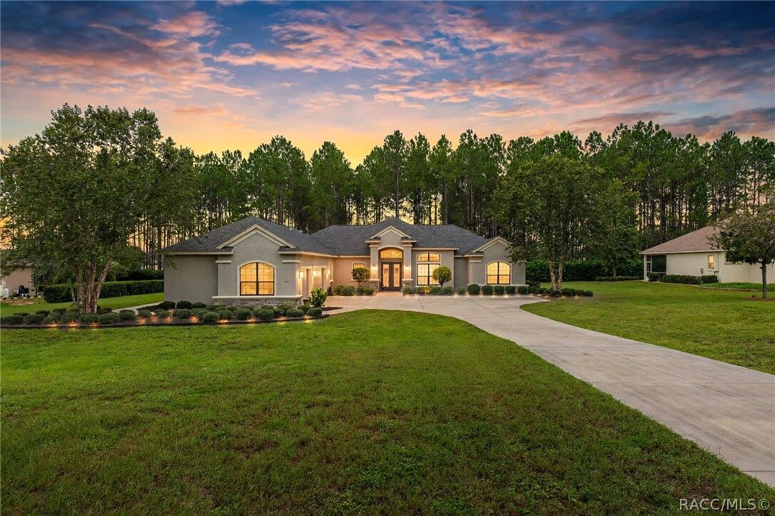 Property Photo:  104 E Atlantic Street  FL 34442 
