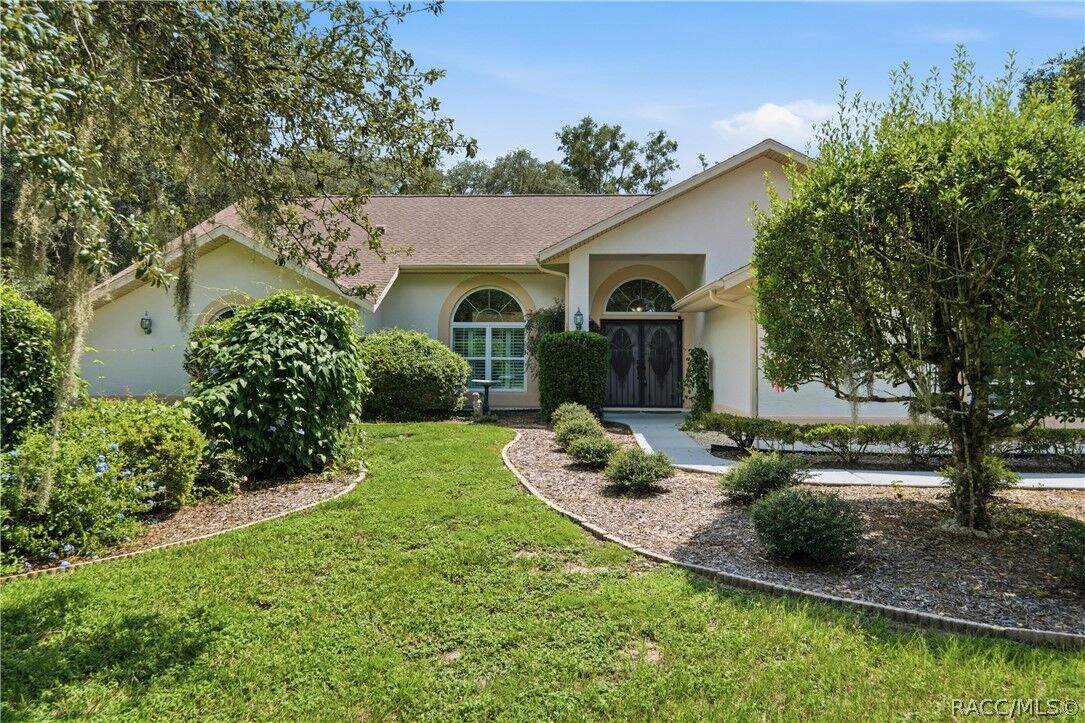 Property Photo:  1610 E Westgate Lane  FL 34442 