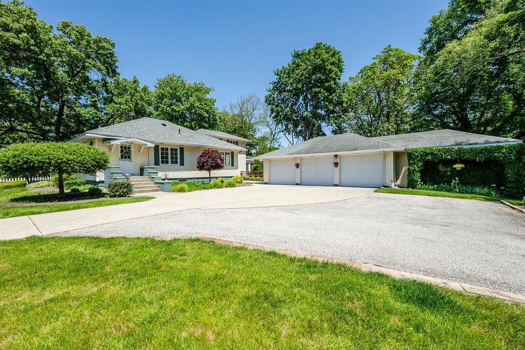 Property Photo:  5221 Ridge Road  MI 49127 