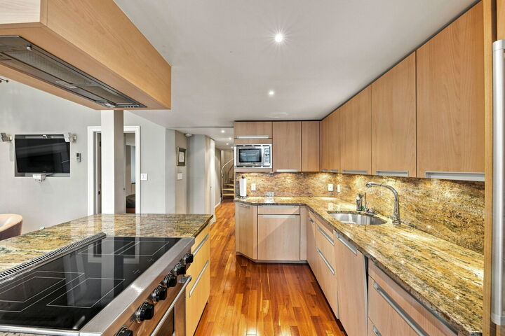 Property Photo: 32 W 40th Street 10E NY 10018