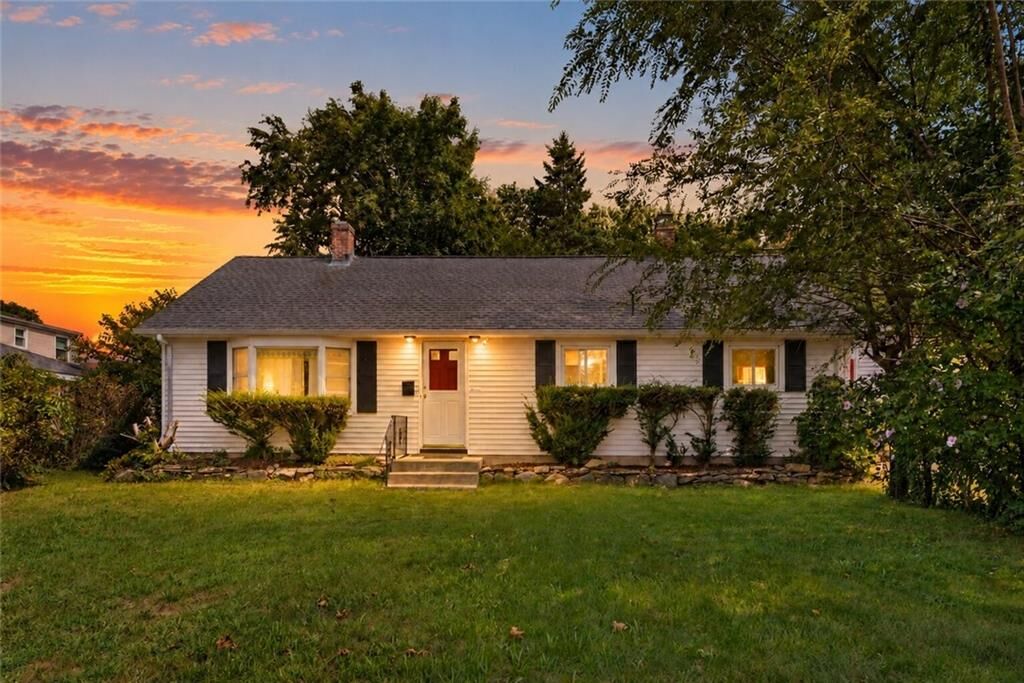 Property Photo: 1356 S Broadway RI 02914