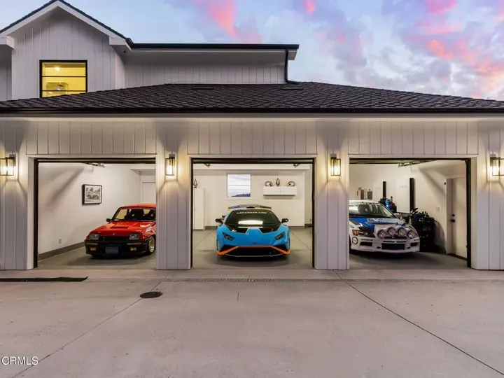 Property Photo: 1220 Journeys End Drive CA 91011
