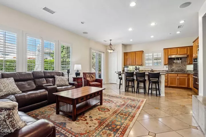 Property Photo:  1214 Grant Line Street  CA 93060 