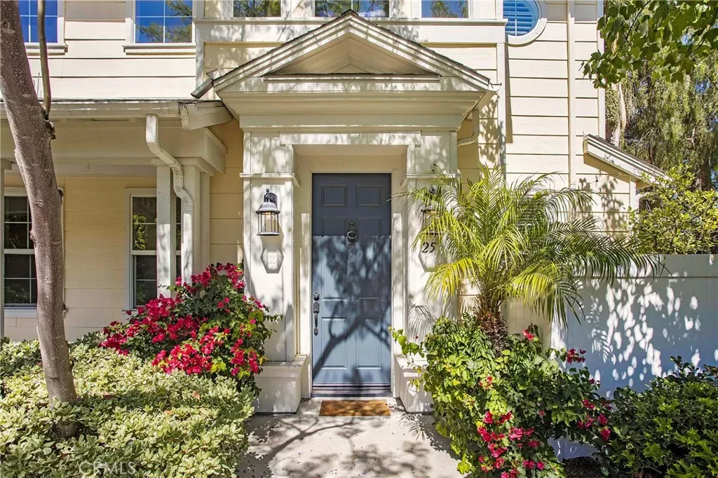 Property Photo:  25 Thorp Spring  CA 92694 