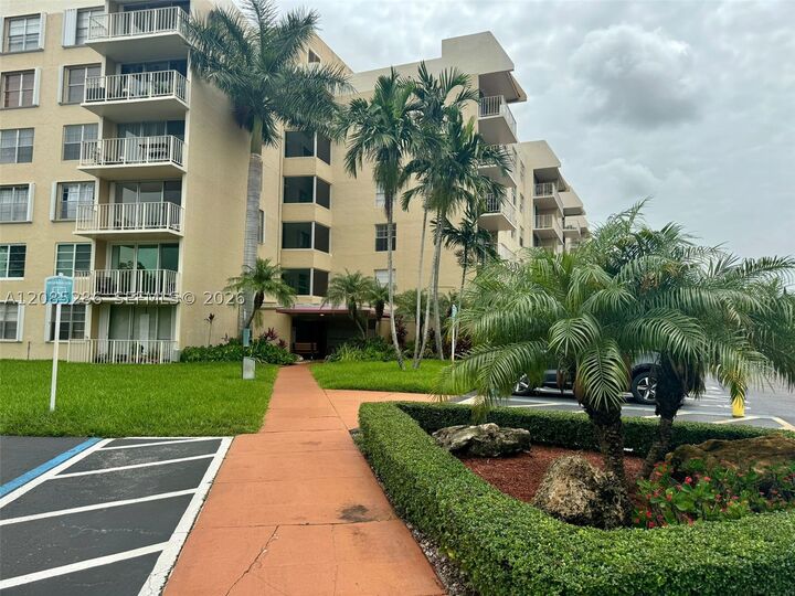 Property Photo:  13120 SW 92nd Ave B-121  FL 33176 