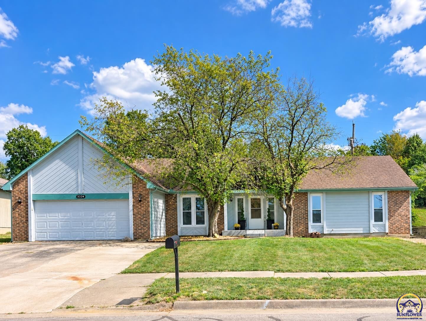 Property Photo:  3324 SW Skyline Dr  KS 66614 