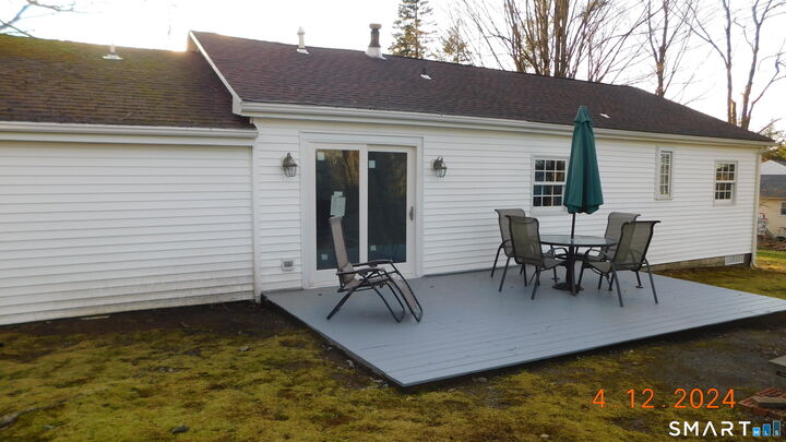 Property Photo:  