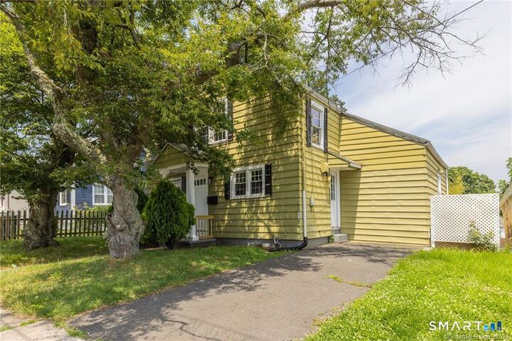 Property Photo:  480 Ezra Street  CT 06606 