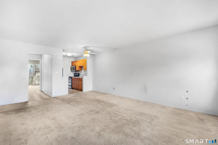Property Photo:  287 Hamilton Avenue 4D  CT 06902 