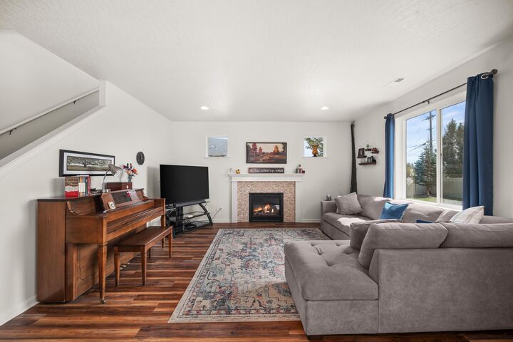 Property Photo: 700 Quail Dr WA 99004