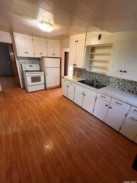 Property Photo:  211 1st Avenue N  SK S0L 1K0 