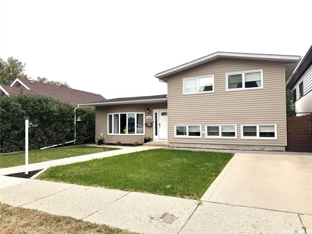 Property Photo:  1409 2nd Street S  SK S4A 0M5 