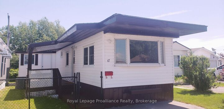 Property Photo: 311 Dundas Street E 47 ON K8V 3E5