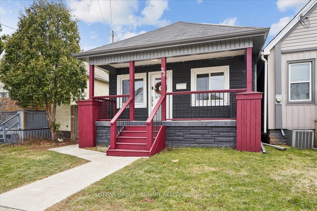 Property Photo:  32 Allan Avenue  ON L8H 2C9 