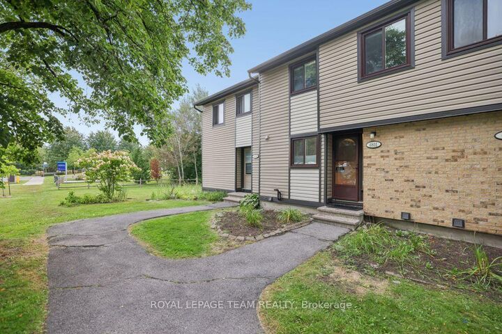 Property Photo:  6801 Bilberry Drive  ON K1C 2E8 