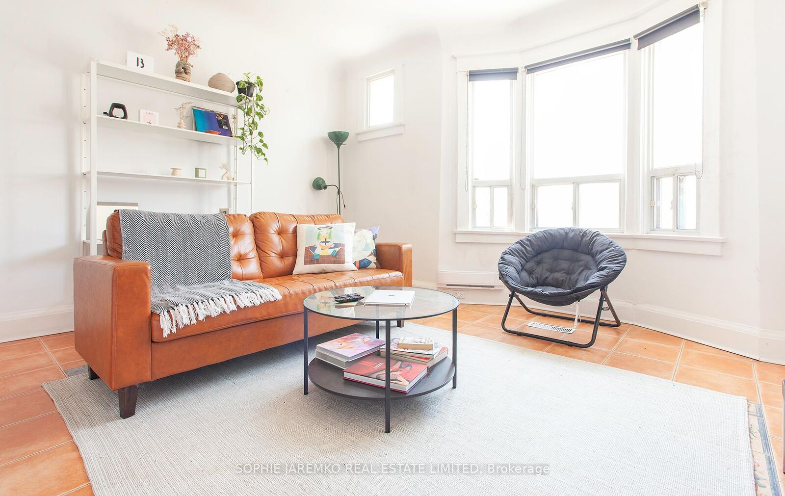 Property Photo:  2102A Dundas Street W  ON M6R 1W9 
