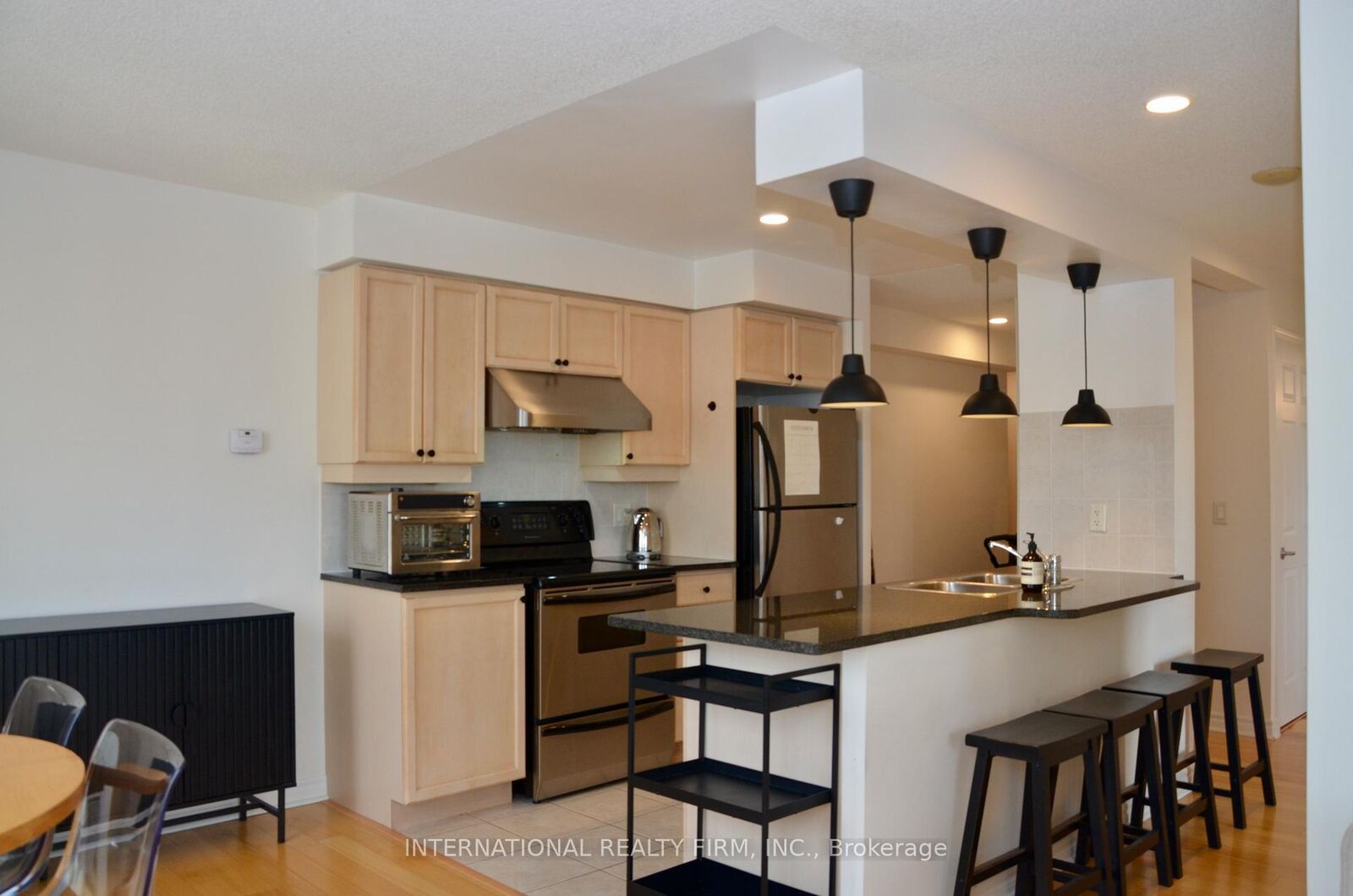 Property Photo:  70 High Park Avenue 1403  ON M6P 1A1 