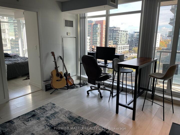 Property Photo:  20 Joe Shuster Way 803  ON M6K 0A3 