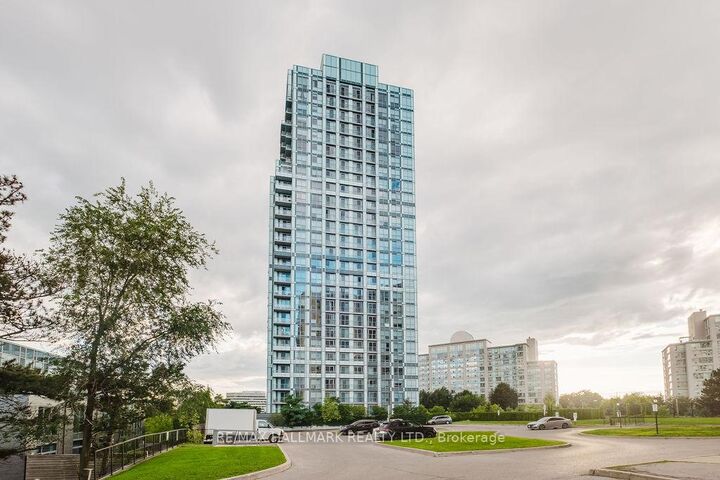 Property Photo:  18 Graydon Hall Drive 1803  ON M3A 0A4 