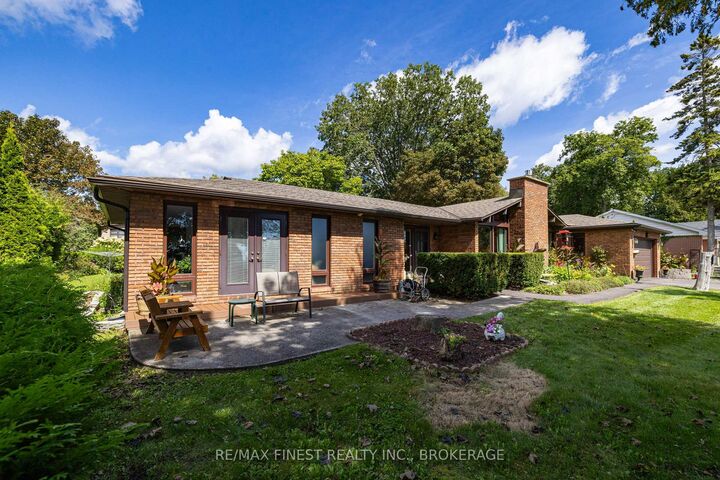 Photo de la propriété:  4443 Bath Road  ON K7N 1A1 